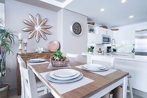 Stunning 1 Bedroom Condominium