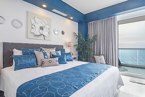 Stunning 1 Bedroom Condominium