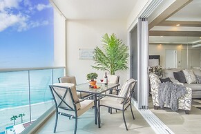 Stunning 1 Bedroom Condominium