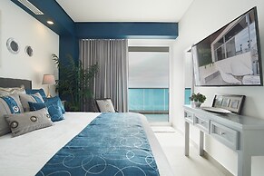 Stunning 1 Bedroom Condominium