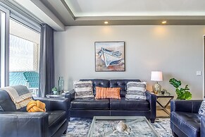 Lovely 2 Bedroom Condominium