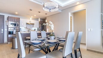 Amaizing Condo by the Beach Encantame W1704
