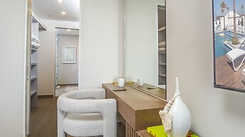 Panoramic And Immersive Water View 2 Bedroom E2002