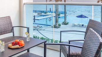 Modern Luxury, Beachfront, Ocean Views C203 Encantame