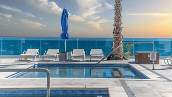 Modern Luxury, Beachfront, Ocean Views C203 Encantame