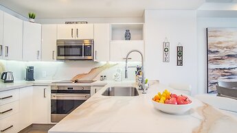 Modern Luxury, Beachfront, Ocean Views C203 Encantame