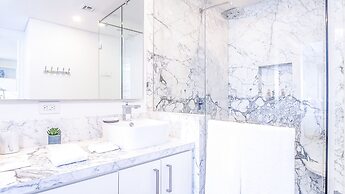 Modern Luxury, Beachfront, Ocean Views C203 Encantame