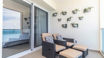 Panoramic Beach Front Condo Verano 1704