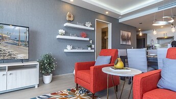 Panoramic Beach Front Condo Verano 1704