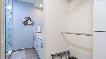 Panoramic Beach Front Condo Verano 1704