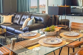 Stunning 1 Bedroom Condominium