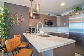 Stunning 1 Bedroom Condominium