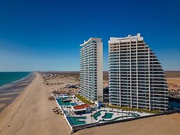 Stunning 1 Bedroom Condominium