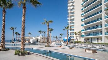 Stunning 1 Bedroom Condominium