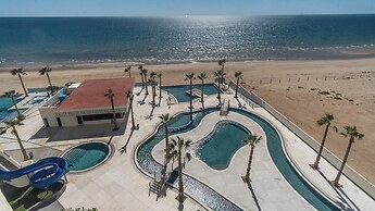 Waterfront Getaway 2 Bedroom Condo W704