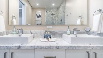 Waterfront Getaway 2 Bedroom Condo W704