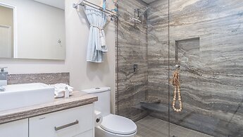 Waterfront Getaway 2 Bedroom Condo W704