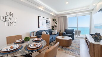 Modern Luxury, Beachfront, Ocean Views C1803 Encantame