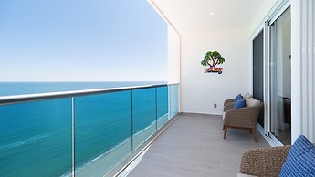 Modern Luxury, Beachfront, Ocean Views C1803 Encantame