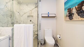 Modern Luxury, Beachfront, Ocean Views C1803 Encantame