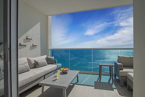 Sensational 2 Bedroom Condominium