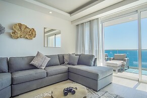 Sensational 2 Bedroom Condominium