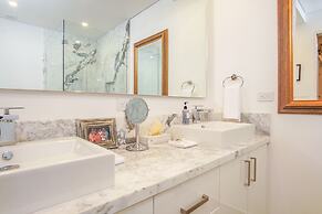 Sensational 2 Bedroom Condominium