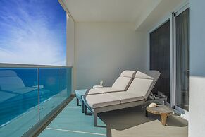 Sensational 2 Bedroom Condominium