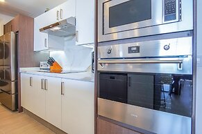 Cozy Beach Front Getaway Encantame Towers E304