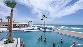 Cozy Beach Front Getaway Encantame Towers E304