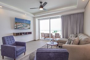 Cozy Beach Front Getaway Encantame Towers E304