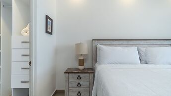 Beach Getaway 2 Bedroom Condo W802