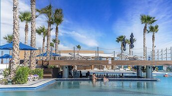 Beach Getaway 2 Bedroom Condo W802
