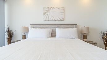 Beach Getaway 2 Bedroom Condo W802
