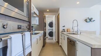 Beach Getaway 2 Bedroom Condo W802