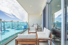 Gorgeous 2 Bedroom Condominium