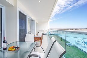 Gorgeous 2 Bedroom Condominium