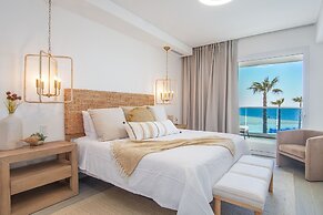 Gorgeous 2 Bedroom Condominium