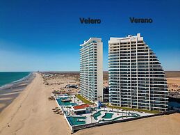 Gorgeous 2 Bedroom Condominium
