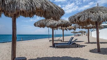 Gorgeous 2 Bedroom Condominium