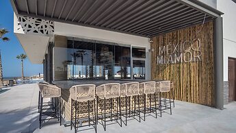 Gorgeous 2 Bedroom Condominium