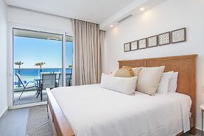 Gorgeous 2 Bedroom Condominium