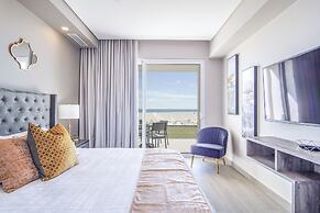 Spectacular 2 Bedroom Condominium Encantame E102