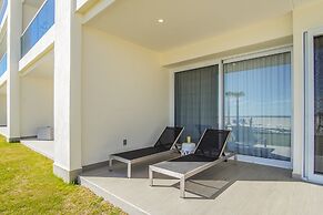 Spectacular 2 Bedroom Condominium Encantame E102