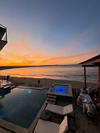 Ultra Infinity Hotel
