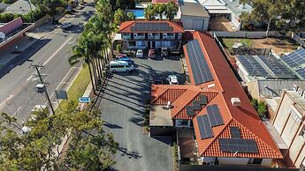Sanz Motel Wentworth
