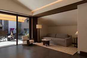 Ancient Charm Luxe Retreat Lijiang