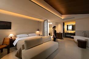 Ancient Charm Luxe Retreat Lijiang