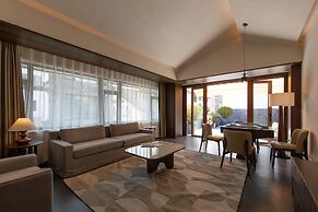 Ancient Charm Luxe Retreat Lijiang
