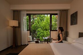 Ancient Charm Luxe Retreat Lijiang